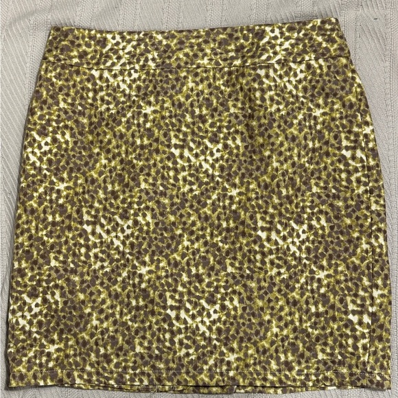 Size 4 Loft pencil skirt, green/cream/purple animal type print, fully lined - Picture 1 of 8